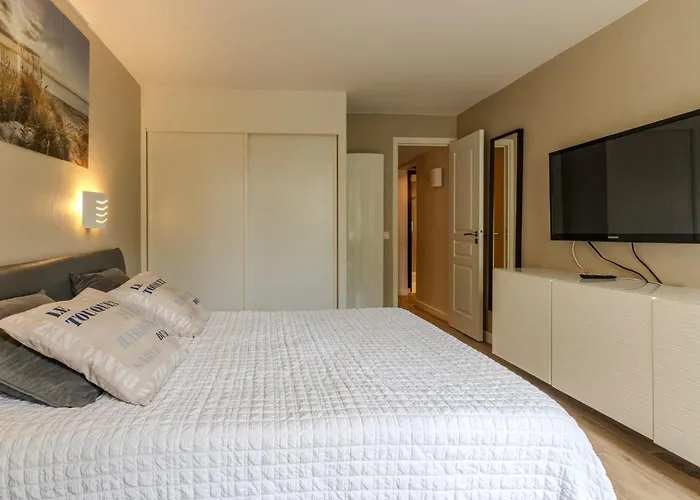 Very Nice Flat For 5 With Swimming Pool Tennis Court And Free Park