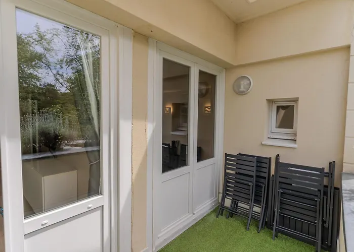 Very Nice Flat For 5 With Swimming Pool Tennis Court And Free Park