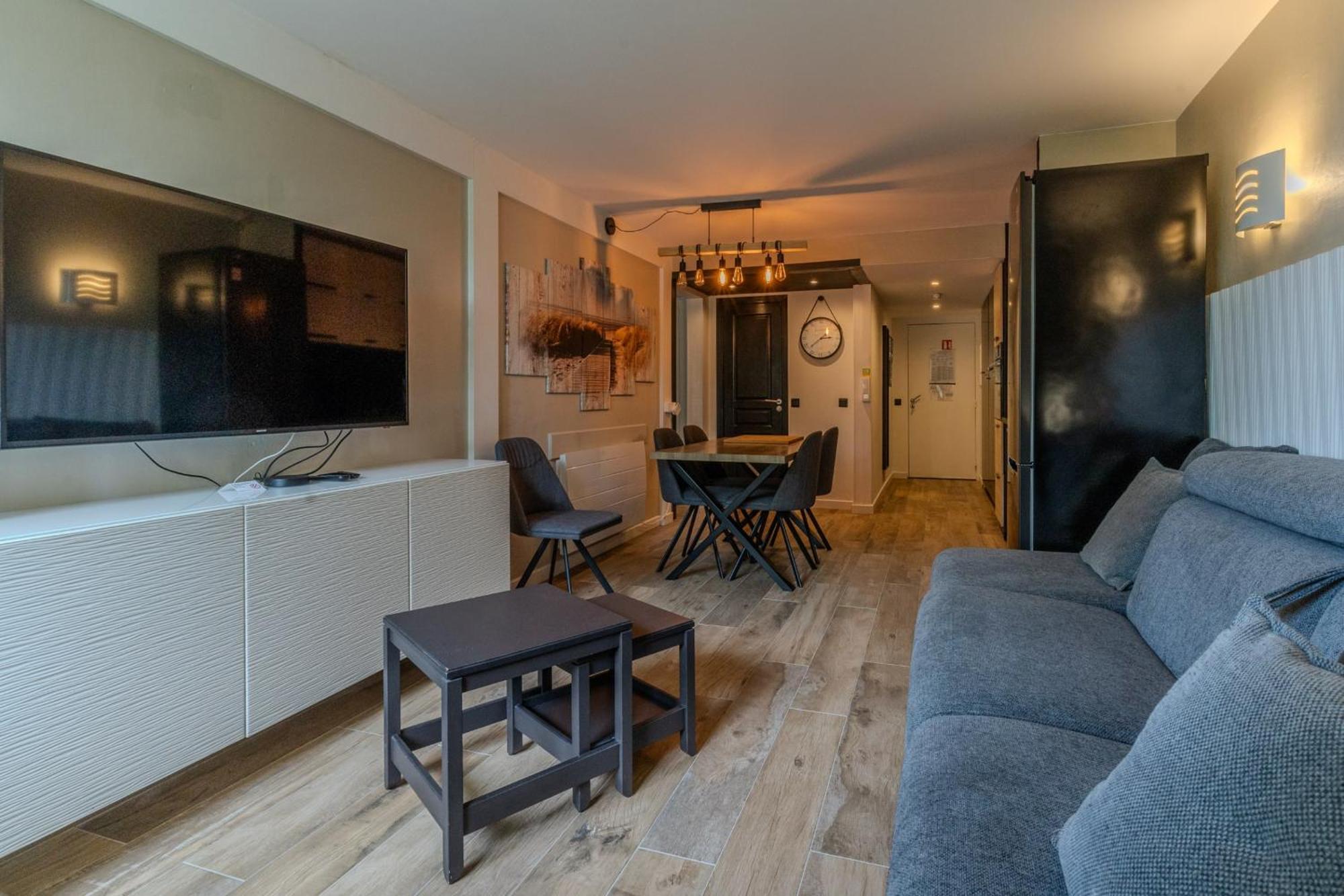 Very Flat For 5 With Swimming Pool Tennis Court And Free Park Le Touquet