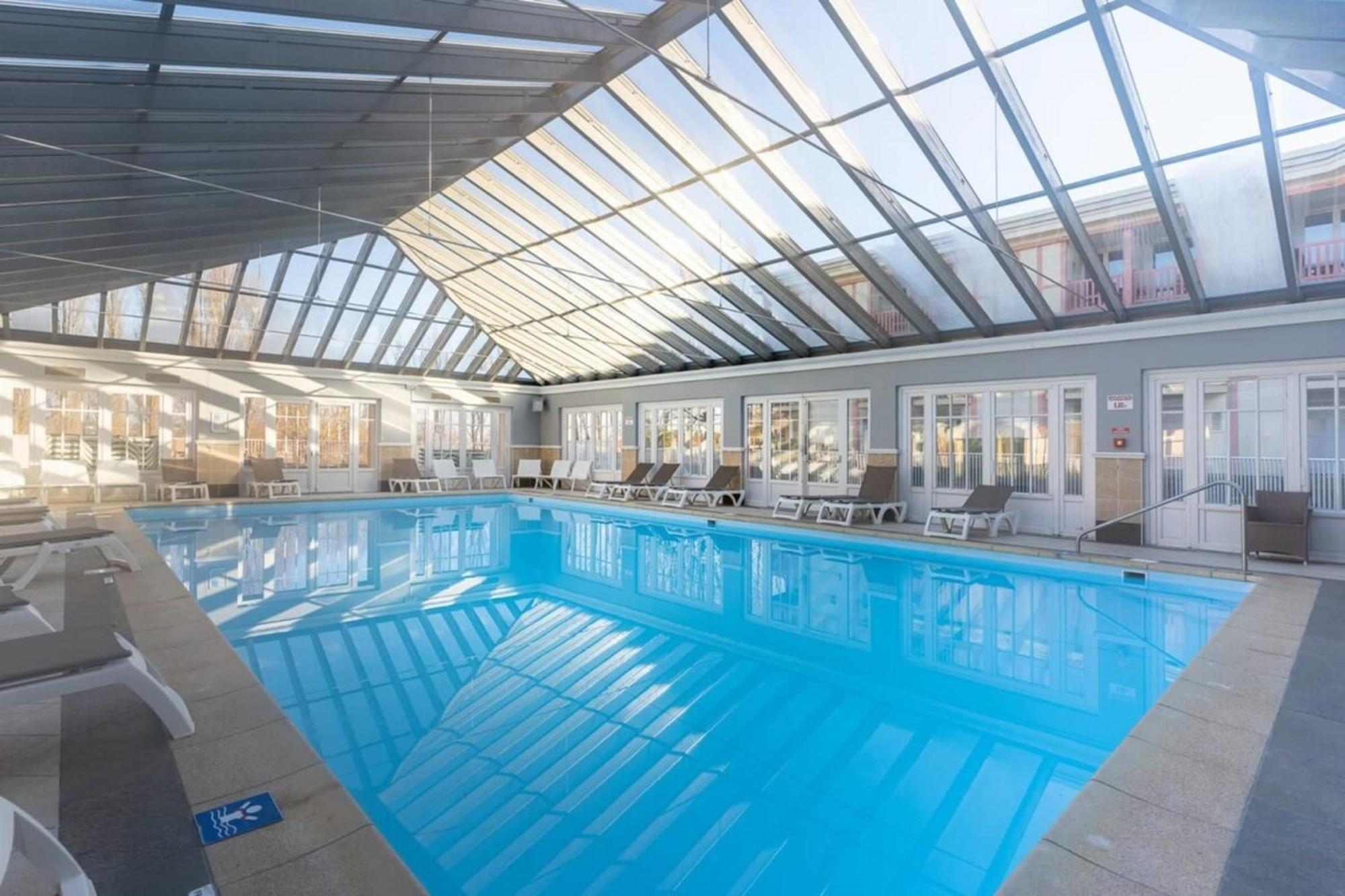 Very Flat For 5 With Swimming Pool Tennis Court And Free Park *
