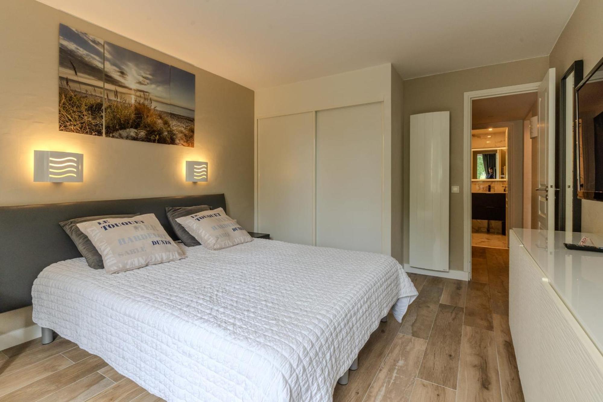 Very Flat For 5 With Swimming Pool Tennis Court And Free Park Apartment Le Touquet